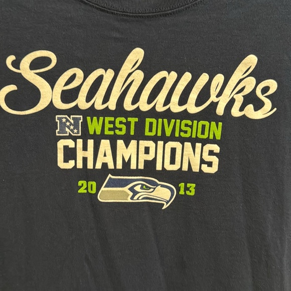 $4 bundled - EUC Ladies Seahawks Large Gildan Tshirt - Picture 2 of 4